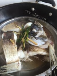 我的最爱泡椒酸菜鱼头做法图解3)