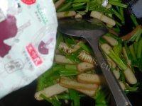 秀色的芹菜炒豆干做法图解7)