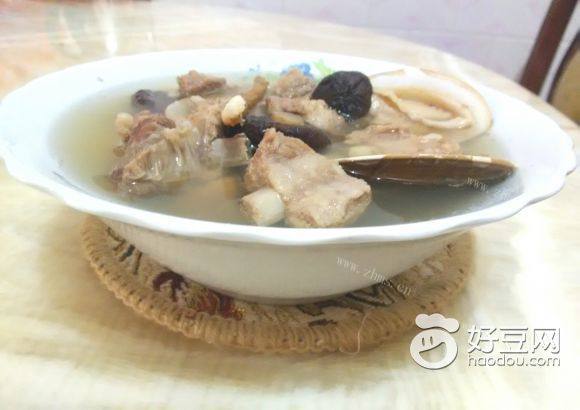 香菇墨鱼干排骨汤