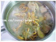 美味的黄蘑鸡汤
