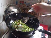 家常菜肉片炒四季豆做法图解6)