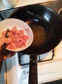 下饭的肉丝蒜苗做法图解10)