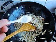 韭菜炒豆腐丝做法图解6)