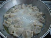 色泽不错的胡萝卜饺子做法图解9)
