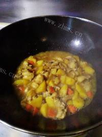 美味的咖喱油土豆鸡腿肉做法图解8)