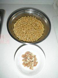 自己做的核桃豆浆做法图解1)