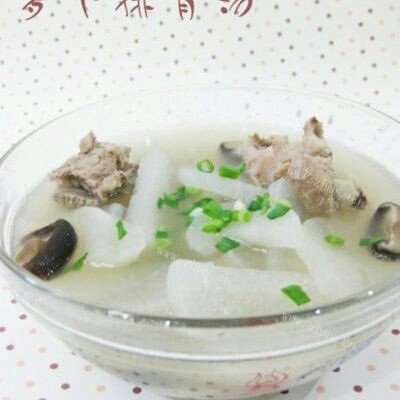 芳香四溢的萝卜排骨汤