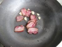 好吃的南瓜烧腊肉做法图解4)