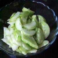 DIY美食-黄瓜炒蛋做法图解1)