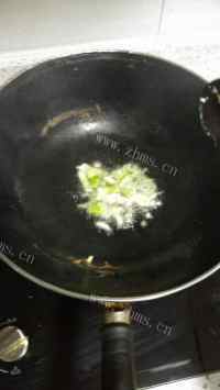 特色美食西葫芦炒鸡蛋做法图解5)
