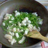 色味俱佳的芹菜鱿鱼做法图解7)