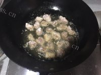 诱人的炸酥肉做法图解4)