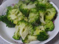 口感不错的茄汁西兰花做法图解4)