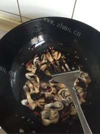 唇齿留香的干煸肥肠做法图解14)