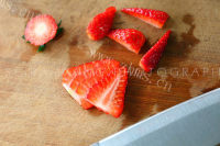 甜甜的草莓奶昔的做法图解三