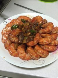 色香味俱全的油焖大虾做法图解4)