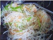 家常菜三色土豆丝