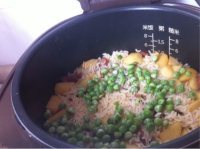 美味的土豆腊肠焖饭做法图解12)