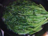 让人怀念的凉拌菠菜做法图解5)