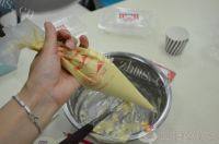 自己做的葡萄干蛋糕做法图解8)