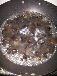 「DIY美食」凉拌黑木耳做法图解3)
