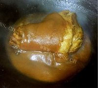 美味的红烧猪肘做法图解13)