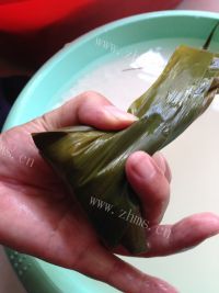 香喷喷的蜜枣粽做法图解8)