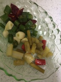 色香味浓的手撕包菜做法图解2)