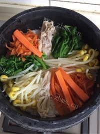 色泽鲜亮的石锅拌饭做法图解10)