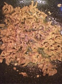 营养丰富的葱爆羊肉做法图解7)