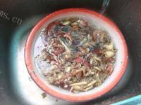 不错的美食红烧罐头煮芭蕉花做法图解5)