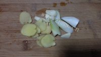 家常香菇芋头蒸鸡腿做法图解2)