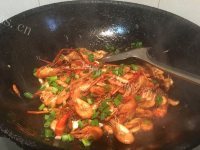 美味的油爆河虾