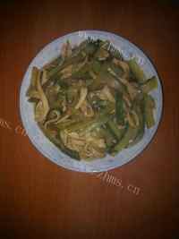 家常菜黄瓜炒豆皮