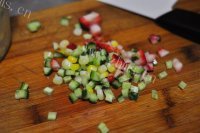 美味草莓玉米沙拉做法图解2)