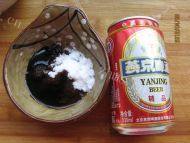 色香味具全的啤酒卤蛋做法图解3)
