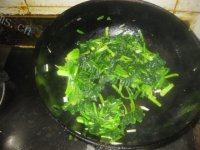 「家有大厨」菠菜炒鸡蛋做法图解4)