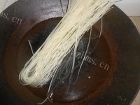 美味的芽白炒米粉做法图解1)