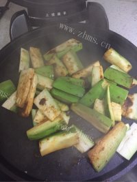 美味的电饼铛茄子做法图解5)