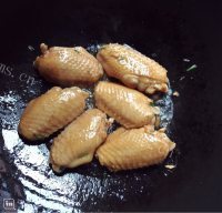 美味营养的可乐鸡翅做法图解4)