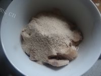 色香味浓的粉蒸肉做法图解5)