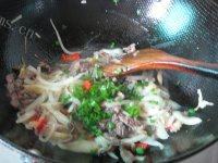 泡椒牛肉丝自制做法图解13)