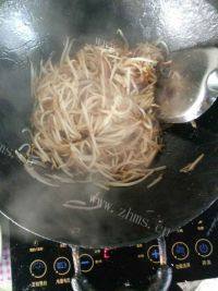 家常菜豆芽炒肉做法图解3)