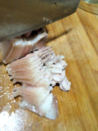 美味的白肉血肠做法图解4)