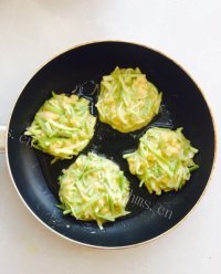 软软的馒头丝瓜松饼做法图解10)
