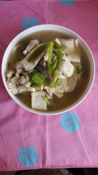 家常菜豆腐炖鱼头
