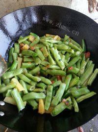 家有大厨之豆角蒸面做法图解4)