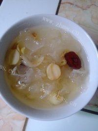 自己做的银耳莲子汤