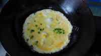 玉盘珍馐的黄瓜炒鸡蛋的做法图解三
