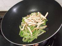 「DIY」芹菜炒香干做法图解5)